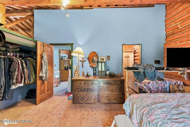 1005 N Smith Road, Palmer, AK 99645