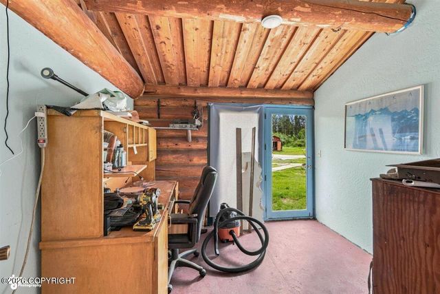 1005 N Smith Road, Palmer, AK 99645