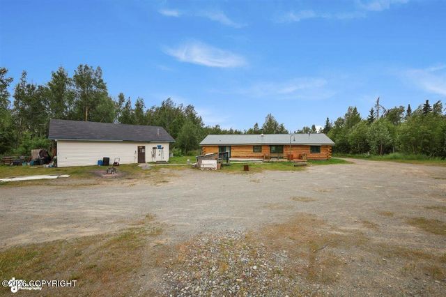 1005 N Smith Road, Palmer, AK 99645