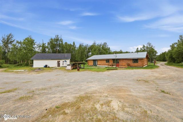 1005 N Smith Road, Palmer, AK 99645