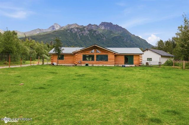 1005 N Smith Road, Palmer, AK 99645