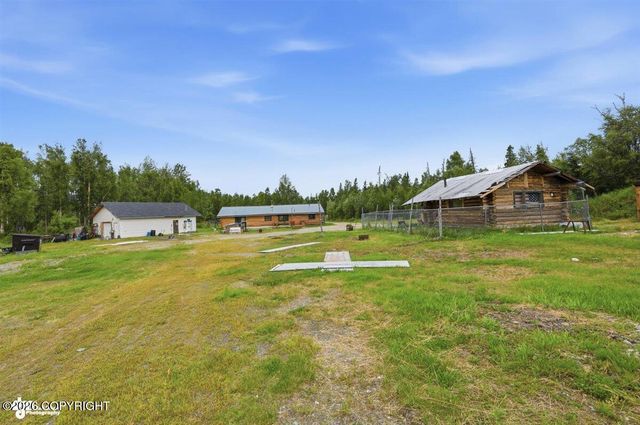 1005 N Smith Road, Palmer, AK 99645