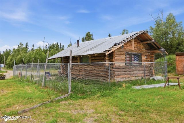 1005 N Smith Road, Palmer, AK 99645