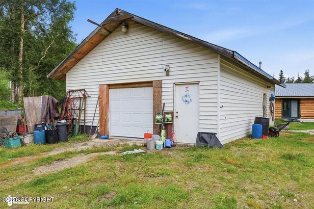 1005 N Smith Road, Palmer, AK 99645