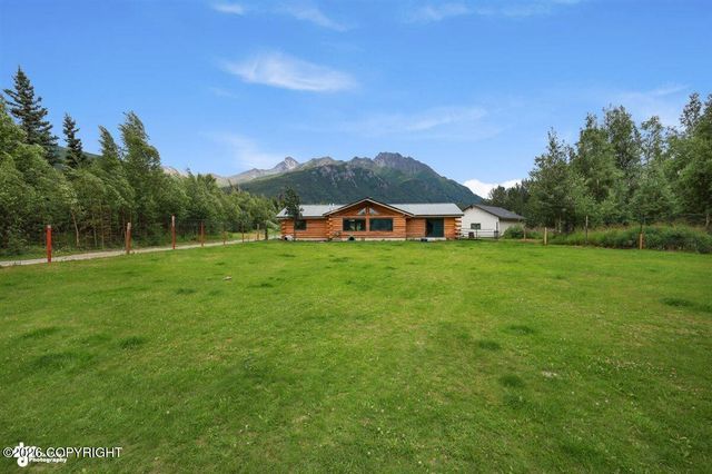 1005 N Smith Road, Palmer, AK 99645