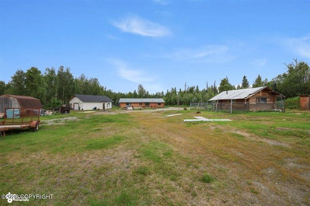 1005 N Smith Road, Palmer, AK 99645