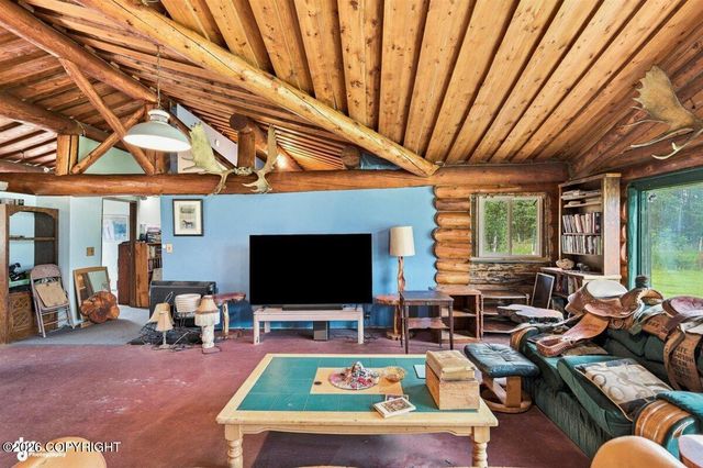 1005 N Smith Road, Palmer, AK 99645