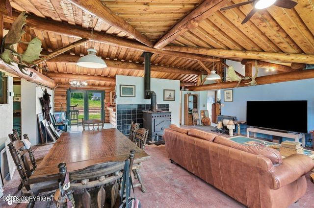 1005 N Smith Road, Palmer, AK 99645