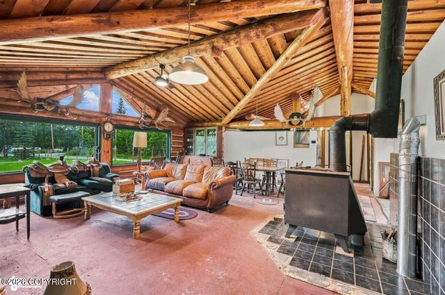 1005 N Smith Road, Palmer, AK 99645