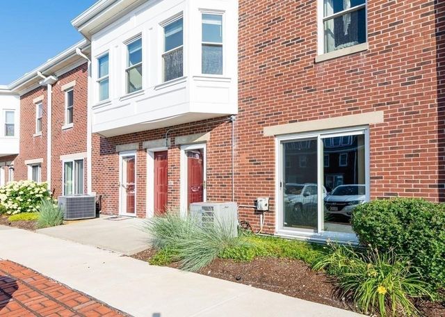 148 Quincy Shore 42, Quincy, MA 02171