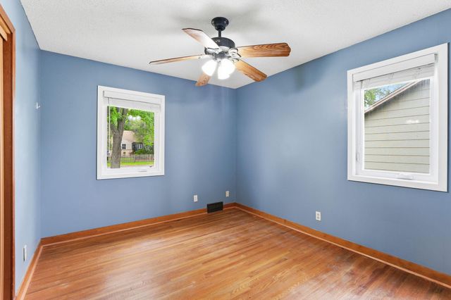 7804 Emerson Avenue N, Brooklyn Park, MN 55444