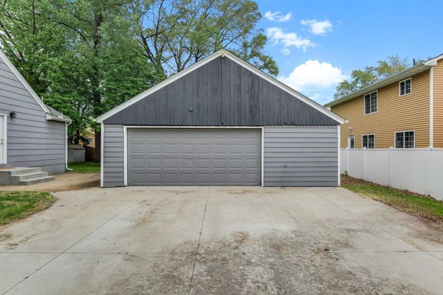 7804 Emerson Avenue N, Brooklyn Park, MN 55444