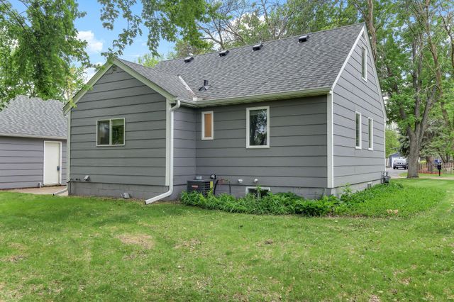 7804 Emerson Avenue N, Brooklyn Park, MN 55444