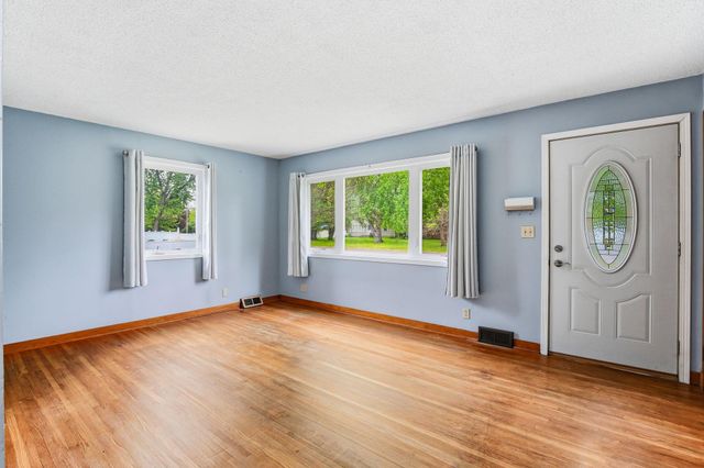 7804 Emerson Avenue N, Brooklyn Park, MN 55444