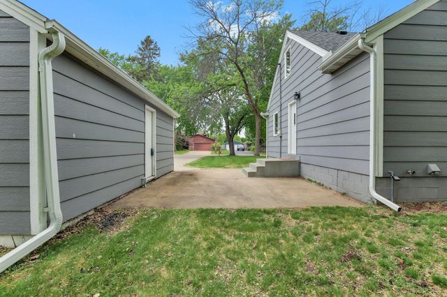 7804 Emerson Avenue N, Brooklyn Park, MN 55444