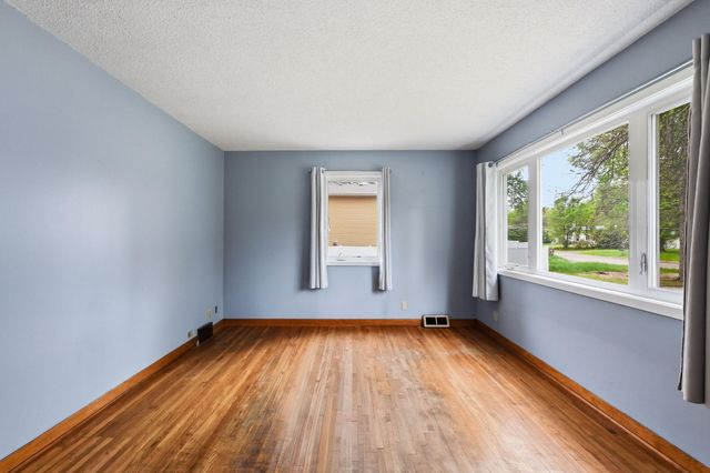 7804 Emerson Avenue N, Brooklyn Park, MN 55444