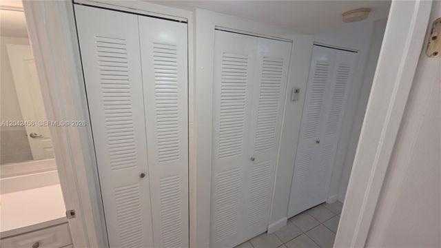 5839 SW 74th Ter 203, South Miami, FL 33143