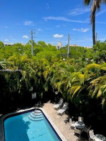 5839 SW 74th Ter 203, South Miami, FL 33143