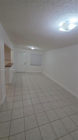 5839 SW 74th Ter 203, South Miami, FL 33143