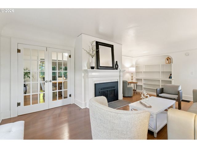 2260 E 15TH Ave, Eugene, OR 97403