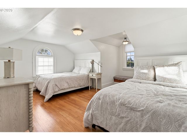 2260 E 15TH Ave, Eugene, OR 97403