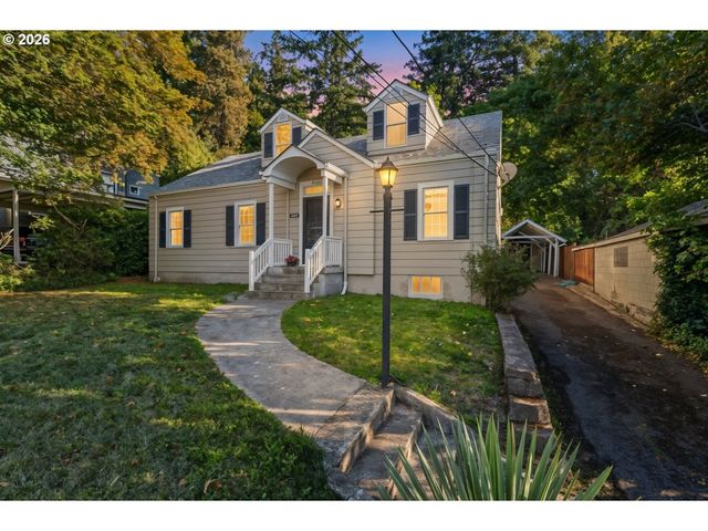 2260 E 15TH Ave, Eugene, OR 97403