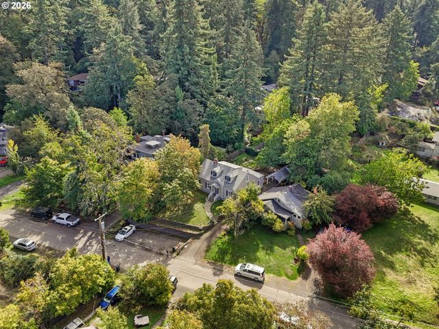 2260 E 15TH Ave, Eugene, OR 97403
