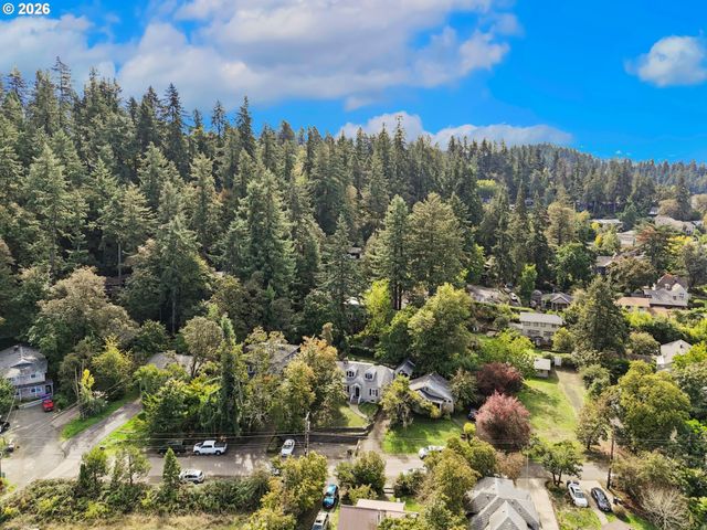 2260 E 15TH Ave, Eugene, OR 97403