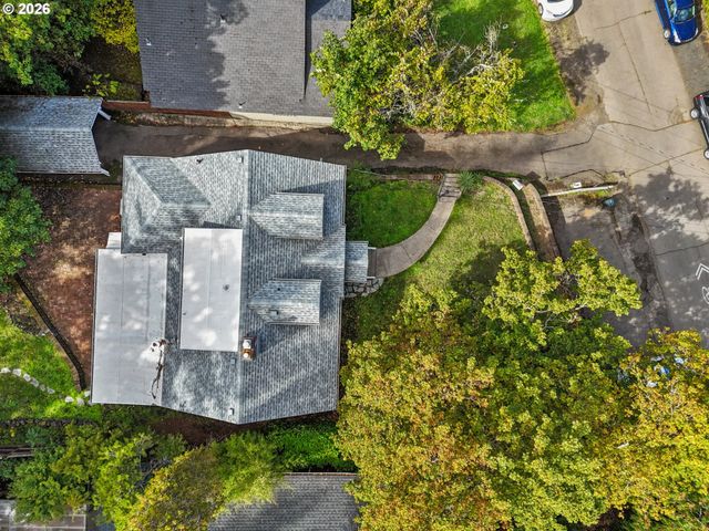 2260 E 15TH Ave, Eugene, OR 97403