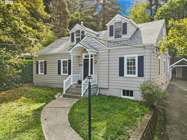 2260 E 15TH Ave, Eugene, OR 97403