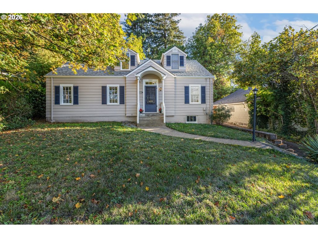 2260 E 15TH Ave, Eugene, OR 97403