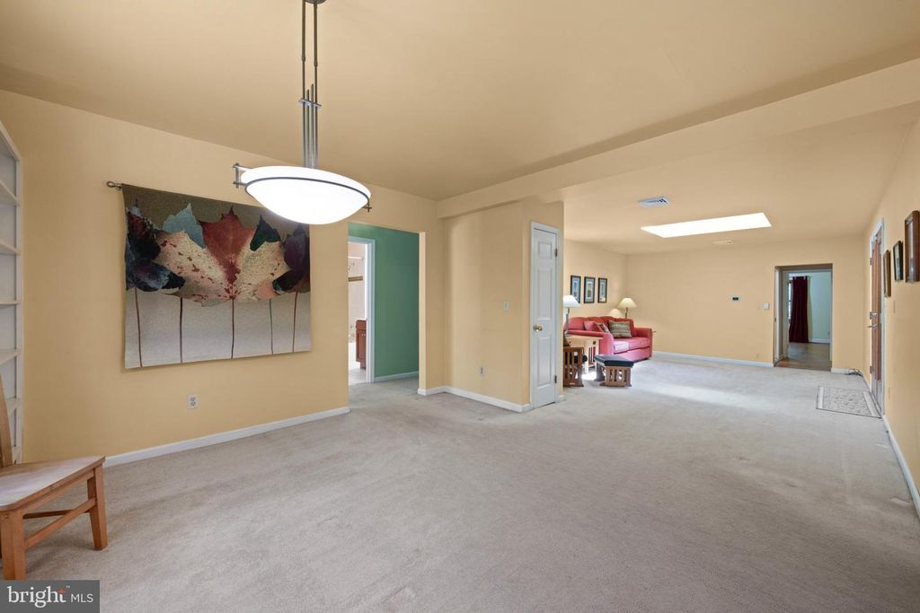 Image 9 of property listing at 29 MAPLE AVE, Catonsville, MD 21228