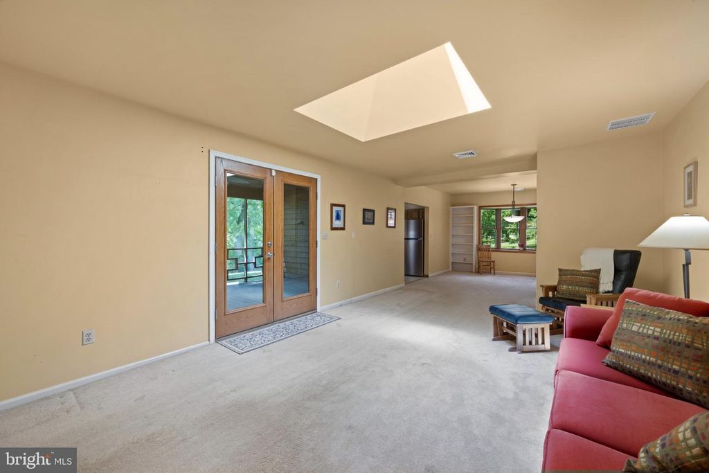 Image 13 of property listing at 29 MAPLE AVE, Catonsville, MD 21228