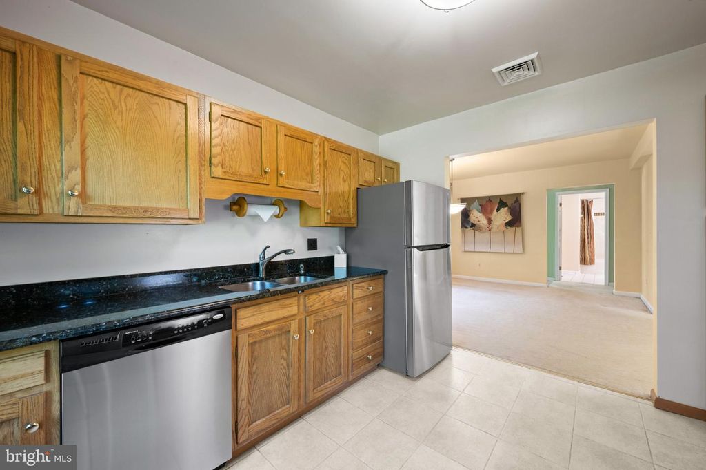 Image 15 of property listing at 29 MAPLE AVE, Catonsville, MD 21228