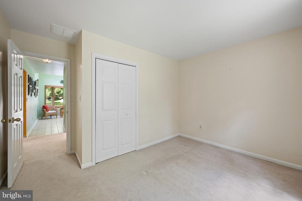 Image 19 of property listing at 29 MAPLE AVE, Catonsville, MD 21228