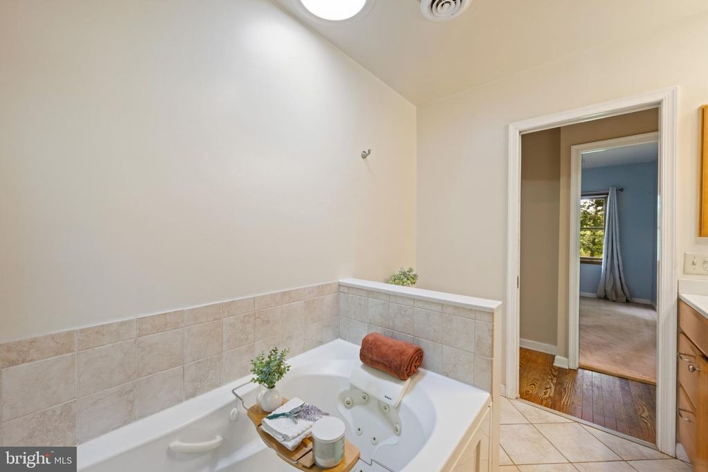 Image 21 of property listing at 29 MAPLE AVE, Catonsville, MD 21228