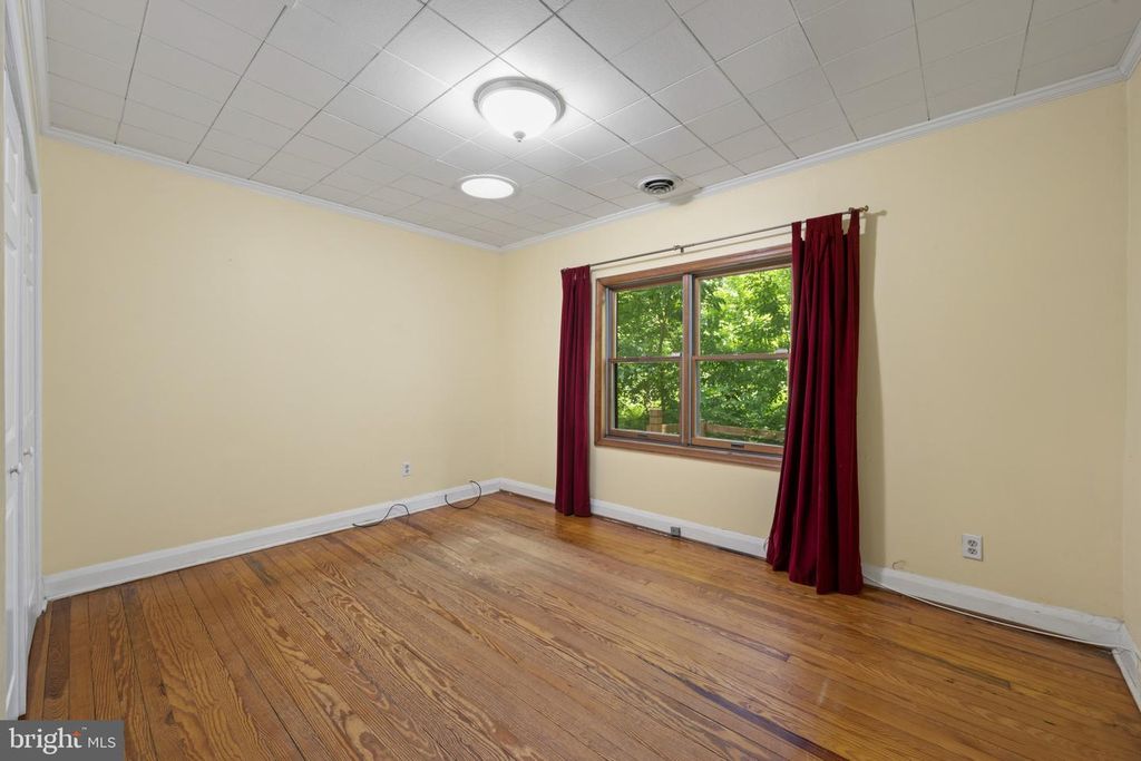 Image 22 of property listing at 29 MAPLE AVE, Catonsville, MD 21228