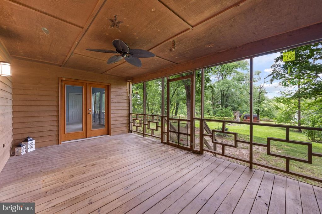 Image 27 of property listing at 29 MAPLE AVE, Catonsville, MD 21228