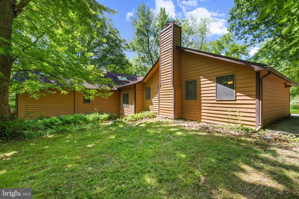 Image 29 of property listing at 29 MAPLE AVE, Catonsville, MD 21228