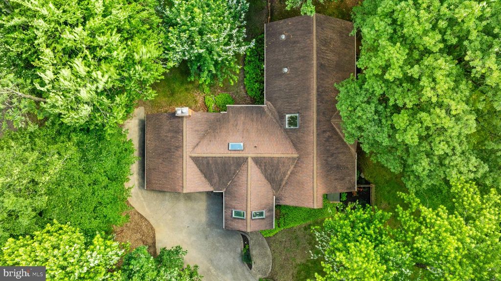 Image 34 of property listing at 29 MAPLE AVE, Catonsville, MD 21228