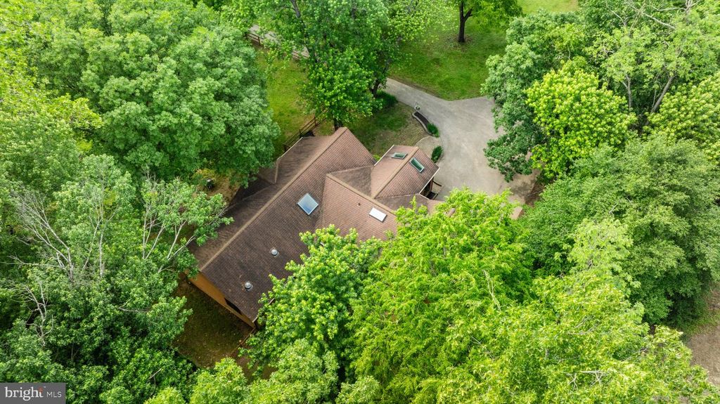 Image 36 of property listing at 29 MAPLE AVE, Catonsville, MD 21228