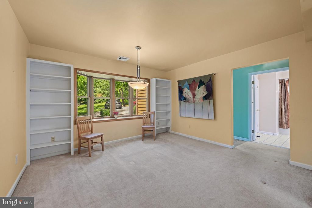 Image 6 of property listing at 29 MAPLE AVE, Catonsville, MD 21228