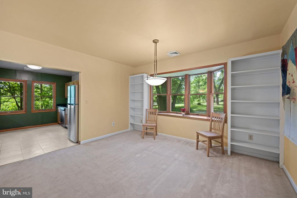 Image 7 of property listing at 29 MAPLE AVE, Catonsville, MD 21228