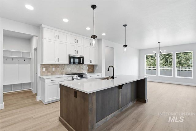 4646 E La Grande St., Nampa, ID 83687