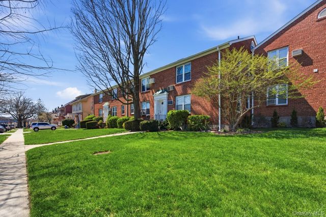 36-10 Utopia Parkway E4, Flushing, NY 11358