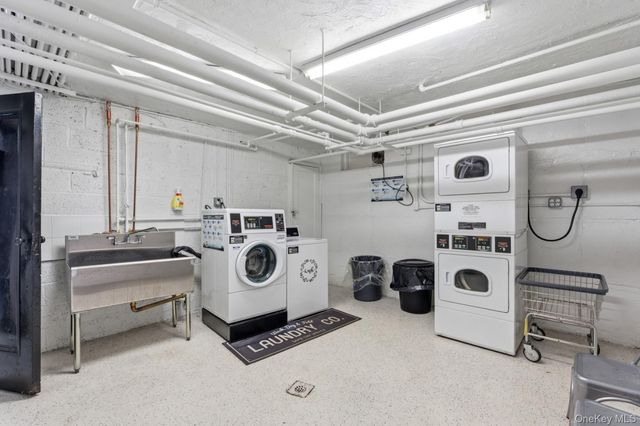 36-10 Utopia Parkway E4, Flushing, NY 11358