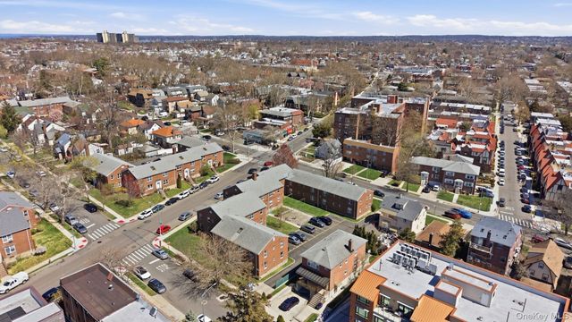 36-10 Utopia Parkway E4, Flushing, NY 11358