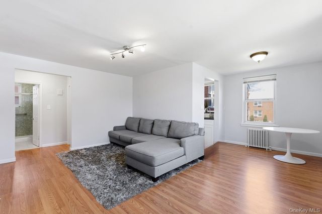 36-10 Utopia Parkway E4, Flushing, NY 11358