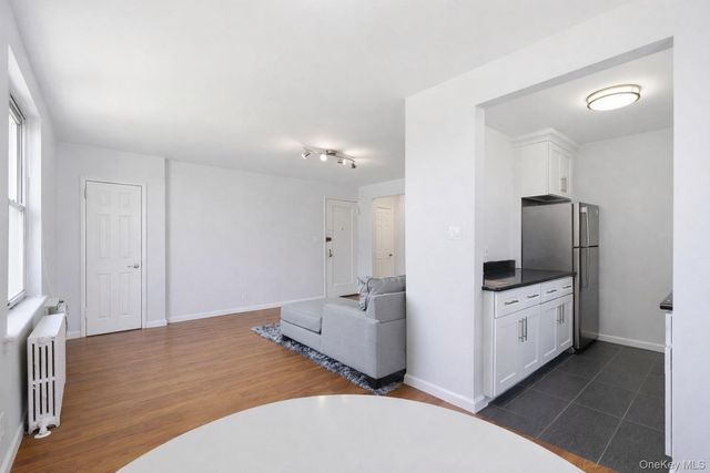 36-10 Utopia Parkway E4, Flushing, NY 11358