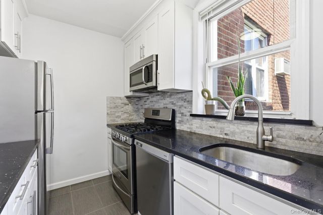 36-10 Utopia Parkway E4, Flushing, NY 11358